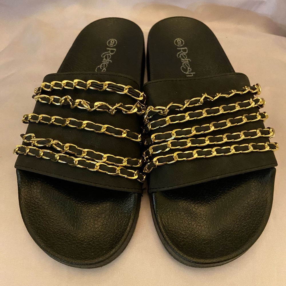 Refresh Black sliders with 5 layers of Gold Chain size 9 - Picture 2 of 7
